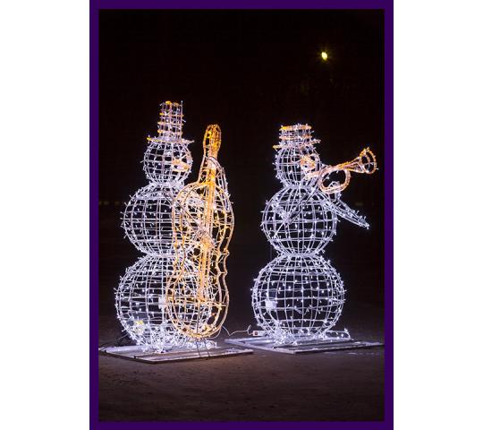 Фото 4 Светящиеся снеговики с контрабасом и трубой 2017