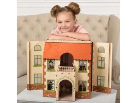 Дом для кукол с черепичной крышей
