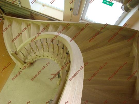 Фото 6 Лестница на гнутом косоуре , с гнутым поручнем, г.Бор 2020