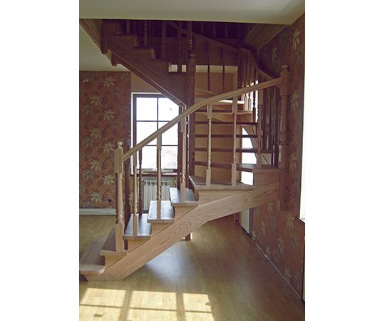 Фото 5 Лестницы из дерева 2014