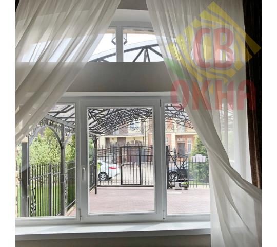 Фото 7 деревянное окно из лиственницы белого цвета с арочной фрамугой 2022
