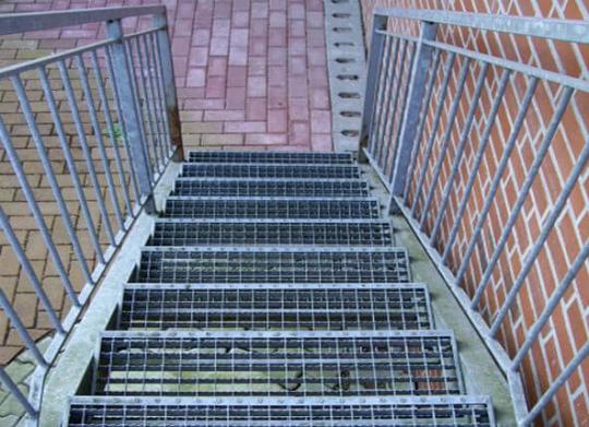 Фото 3 Стальная лестница типа ЛГВ с решетчатыми ступенями, г.Пермь 2023