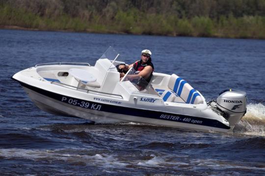 Фото 5 Стеклопластиковая моторная лодка Бестер 480 open 2015
