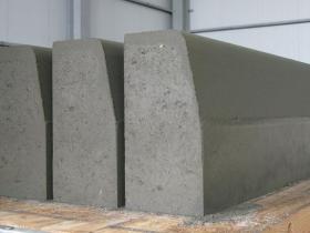 Камень бетонный бортовой (паребрик)