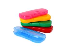Пластиковые пеналы для школьных принадлежностей