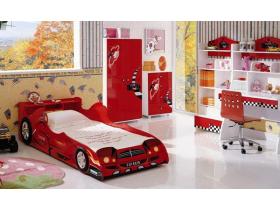 Детская кровать в форме машины для мальчика