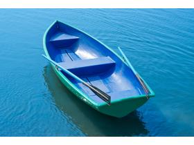 Моторно-гребная лодка Дельфин стеклопластиковая