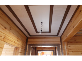 Подвесной деревянный потолок