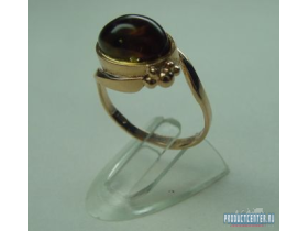 Золотое кольцо с черным янтарём