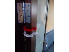 «Подкова безопасности» ограничитель межкомнатной двери (1 компл. — 1шт.)