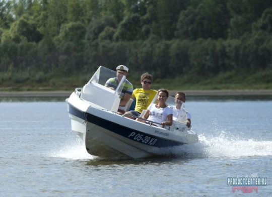 Фото 2 Стеклопластиковая моторная лодка Бестер 480 open 2014