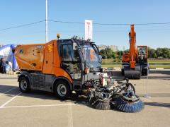 Новая самоходная вакуумная подметально-уборочная машина CityMaster200 Новая самоходная вакуумная подметально-уборочная машина CityMaster200