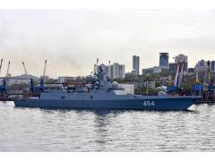 Продолжается кругосветный поход кораблей Северного флота Продолжается кругосветный поход кораблей Северного флота