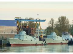 Малые ракетные корабли «Охотск» и «Вихрь» прибуксированы для достройки на завод «Пелла» Малые ракетные корабли «Охотск» и «Вихрь» прибуксированы для достройки на завод «Пелла»