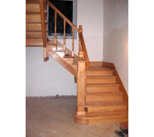 Фото 2 Готовые лестницы и лестничные элементы из дерева 2014