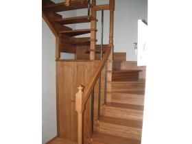 Готовые лестницы и лестничные элементы из дерева