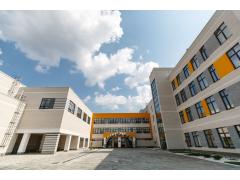 В Екатеринбурге открыли новую школу В Екатеринбурге открыли новую школу