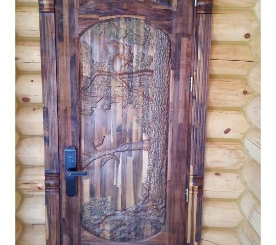Фото 10 Межкомнатная дверь с резным панно.