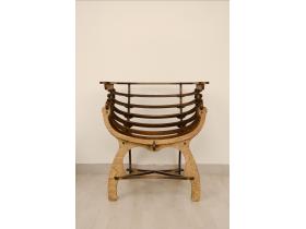 Кресло деревянное с подушкой