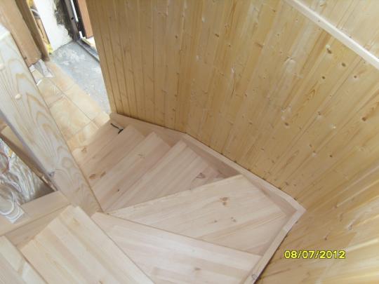 Фото 1 Лестницы из сосны,берёзы. 2014