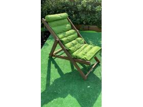Кресло-шезлонг деревянный с мягким матрасом