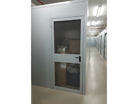 Двери для складких помещений