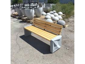 Скамейка бетонная со спинкой №203