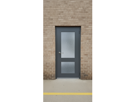 Дверь противопожарная остекленная