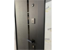 Квартирная входная дверь на петлях БАРК