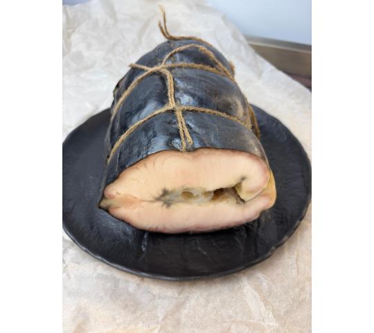 Фото 2 наша продукция: тушка белуги горячего копчения