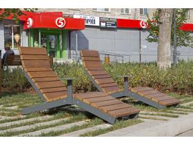 Шезлонг со столиком