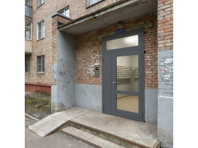 Противопожарная дверь с фрамугой