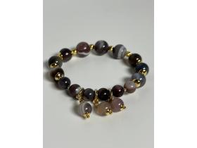 Браслеты из натуральных камней в ассортименте