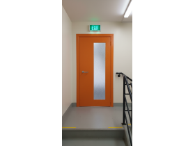 Двери противопожарные металлические с остеклением