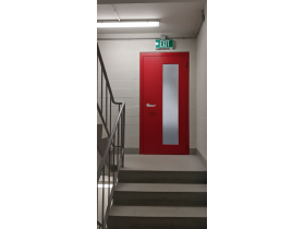 Двери противопожарные металлические с остеклением