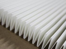 В чём отличие полистера c PTFE-мембраной от обычного полиэстера?