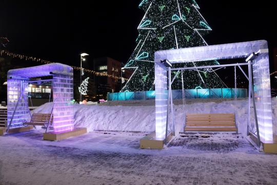 Фото 9 Световая инсталляция в Москве, новогодние качели